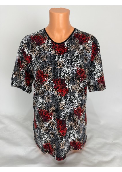 Kadın Çok Renkli U Yaka Kısa Kollu Desenli Yırtmaçlı Dokuma Viskon Anne Penye Tişört