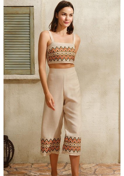 Kalın Askılı Oyuk U Yaka Geometrik Yazlık Uzun Nakış Detaylı Pijama Takımı AX21555