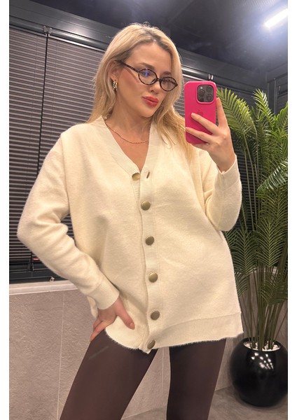 Gold Düğmeli Yumoş Ekru Uzun Hırka modelleri