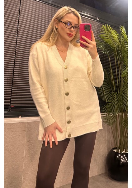 Gold Düğmeli Yumoş Ekru Uzun Hırka fırsatları