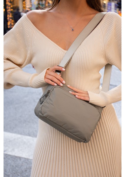 Kadın 4 Bölmeli Suya Dayanıklı Paraşüt Kumaş Ayarlanabilir Çapraz Askılı Çanta 6020 fırsatları