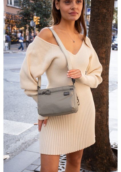 Kadın 4 Bölmeli Suya Dayanıklı Paraşüt Kumaş Ayarlanabilir Çapraz Askılı Çanta 6020 indirimleri