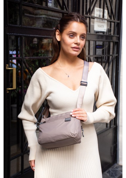 Kadın 4 Bölmeli Suya Dayanıklı Paraşüt Kumaş Ayarlanabilir Çapraz Askılı Çanta 6020