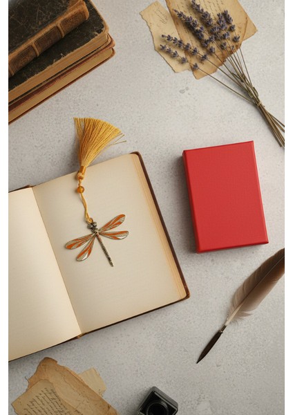 Yusufçuk Desenli Metal Kitap Ayracı -Kırmızı Hediye Kutusu ve Uzak Doğu Temalı Taşıma Paketi Hediye