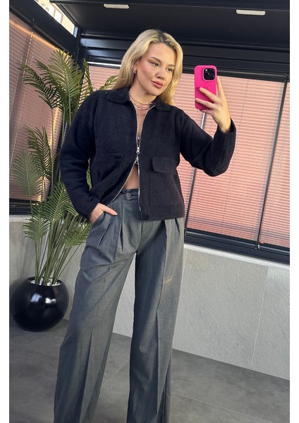 Siyah Fermuarlı Cep Detaylı Sakallı Hırka