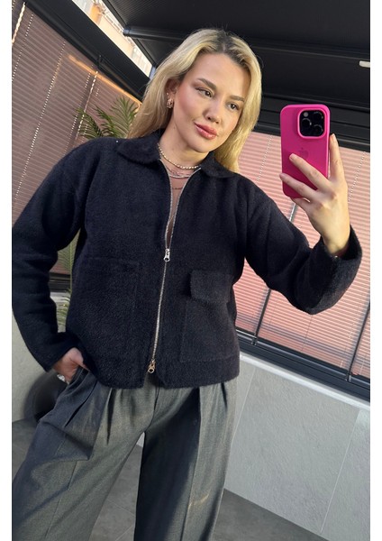 Siyah Fermuarlı Cep Detaylı Sakallı Hırka