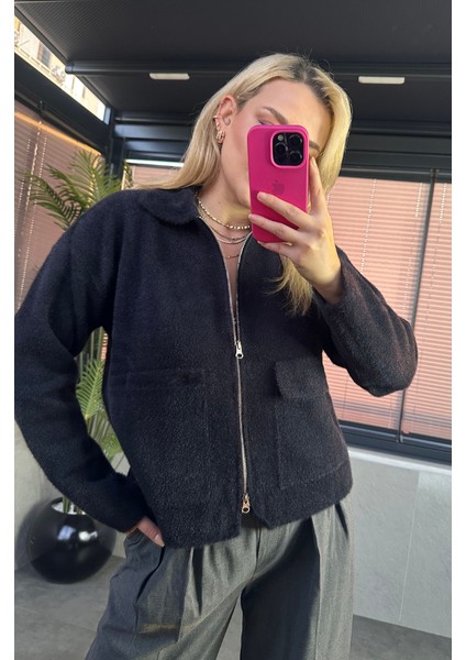 Siyah Fermuarlı Cep Detaylı Sakallı Hırka