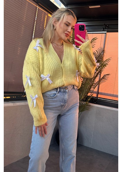 Fiyonk Detaylı Sarı Hırka indirimleri