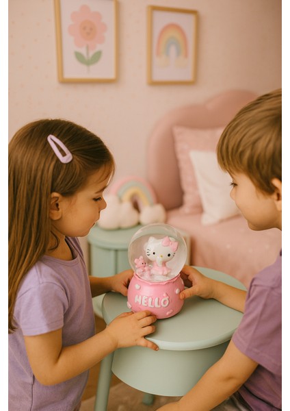 Orta Boy Hello Kitty Müzikli Işıklı Renkli Gece Lambası 3D Cam Kar Küresi Kar Efektli Hediyelik