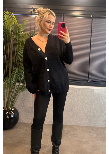 Gold Düğmeli Yumoş Siyah Uzun Hırka