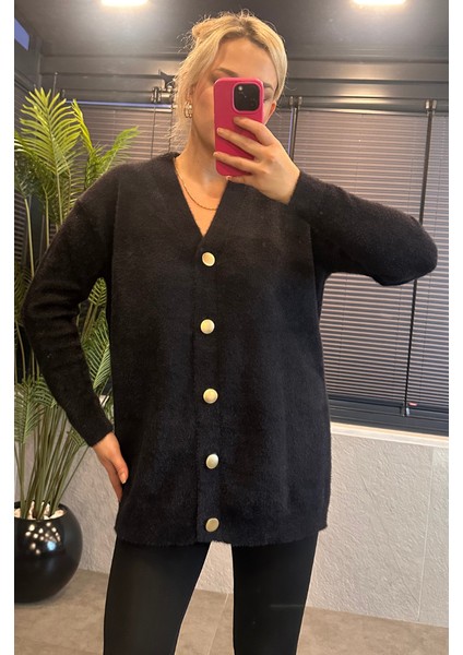 Gold Düğmeli Yumoş Siyah Uzun Hırka