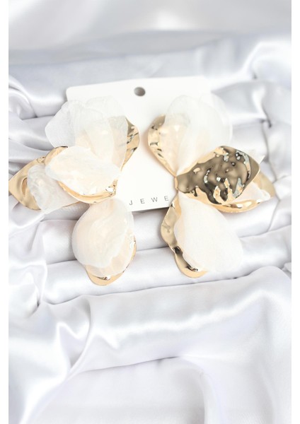 Pirinç Gold Renk Beyaz Tüllü Lotus Kadın Küpe