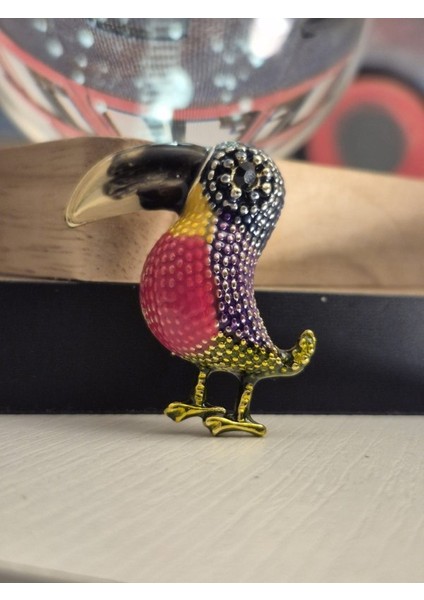 Rengârenk Tukan Kuşu Broş fiyatları