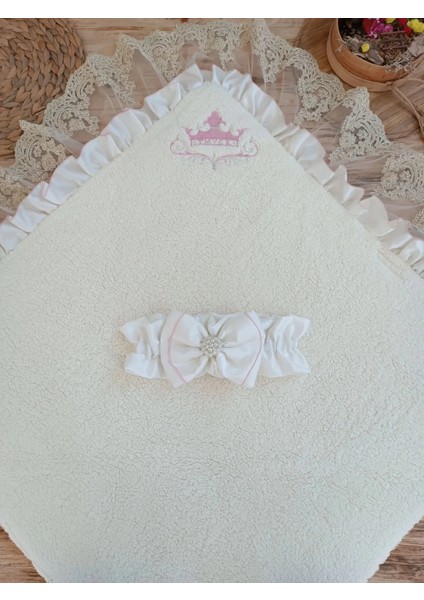 Yenidoğan Wool Yün Kumaş Taç Nakışlı Güpür Duvaklı Fiyonk Prizma Taş Unisex Kundak Bebek Battaniyesi Pembe modelleri