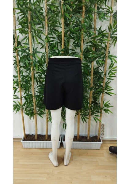 Kadın Yüksek Bel Düğmeli Asimetrik Kesim Cepli Kısa Ithal Krep Şort Etek