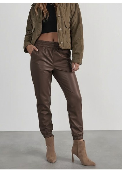 Kadın Yüksek Bel Lastikli Önü Düğmeli Deri Pantolon