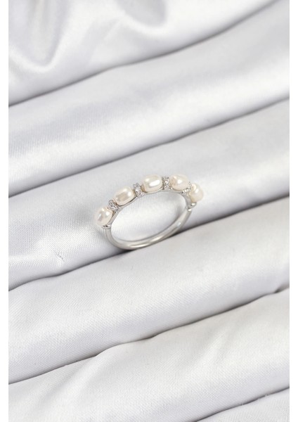 Pirinç Gümüş Renk Sıralı Incili Kadın Yüzük