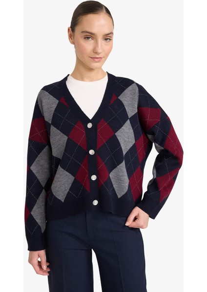 Regular Fit V Yaka Baklava Desenli Düğmeli Triko Hırka G6655AX25WN modelleri