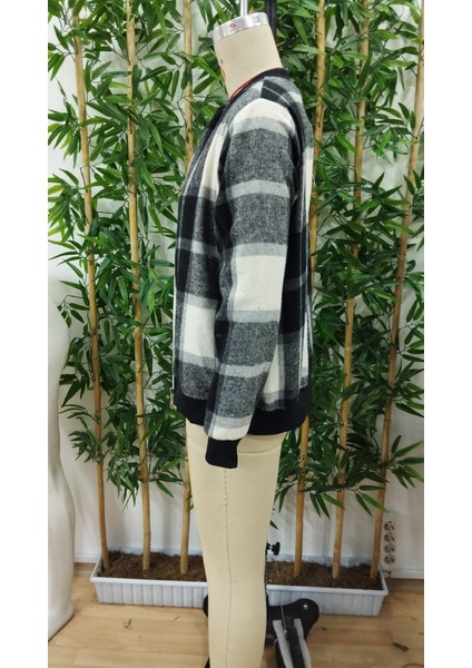 Kadın Uzun Kollu Önden Fermuarlı Ekose Desenli Ceket