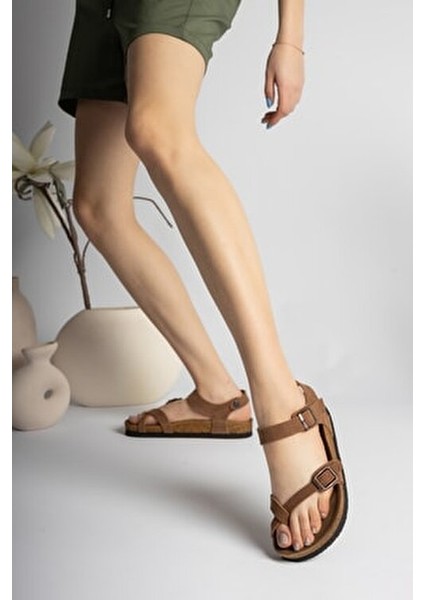 Kadın Siyah Suni Deri Tokalı Parmak Arası Sandalet Yüksek Tabanlı Rahat Kullanım