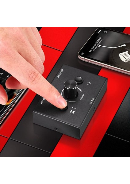 3 5mm Ses Anahtarlayıcı 2 Giriş 1 Çıkış/1 Giriş 2 Çıkış Ses Sericilik Anahtarıcı Ses Anahtarlayıcı Kutusu Tek Kişisel Sabit Düğmesi (Yurt Dışından) modelleri