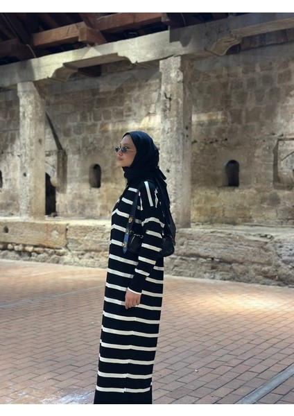 Polo Yaka Triko Elbise