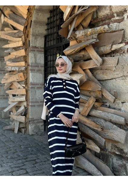 Polo Yaka Triko Elbise