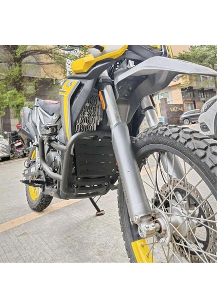 Loncin Voge 300 Rally 300 Gy RALLY300 Aksesuarları Için Motosiklet Motor Kapağı Fan Koruyucusu Radyatör Koruyucu (Yurt Dışından) modelleri