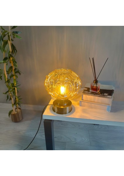 Şila Cam Bal Rengi Y Piramit Masa Lambası Dekoratif Masaüstü Aydınlatma Hol Abajur Başucu Lamba fiyatları