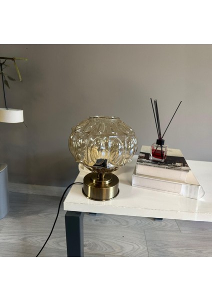 Şila Cam Bal Rengi Y Piramit Masa Lambası Dekoratif Masaüstü Aydınlatma Hol Abajur Başucu Lamba modelleri