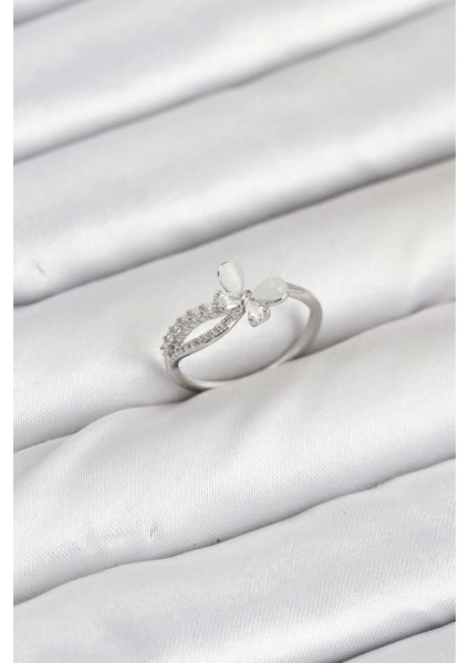 Pirinç Gümüş Renk Kelebek Zirkon Taşlı Kadın Yüzük