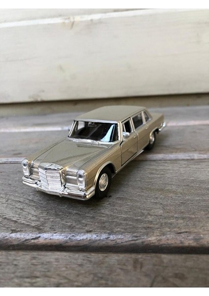 Welly 1963 Mercedes-Benz 600 Diecast Metal Araba Model Araba Oyuncak Araba Çek Bırak Araba 12 cm