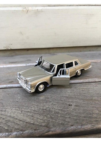 Welly 1963 Mercedes-Benz 600 Diecast Metal Araba Model Araba Oyuncak Araba Çek Bırak Araba 12 cm modelleri