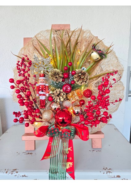 Işıklı Yılbaşı Kapı ve Duvar Süsü – Çam Kozalaklı, Kurdele Detaylı Kırmızı Altın Noel Dekoru indirimleri