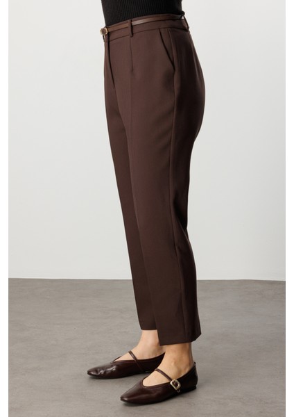 Beli Kemerli Dar Paça Pantolon 1015-26K fırsatları