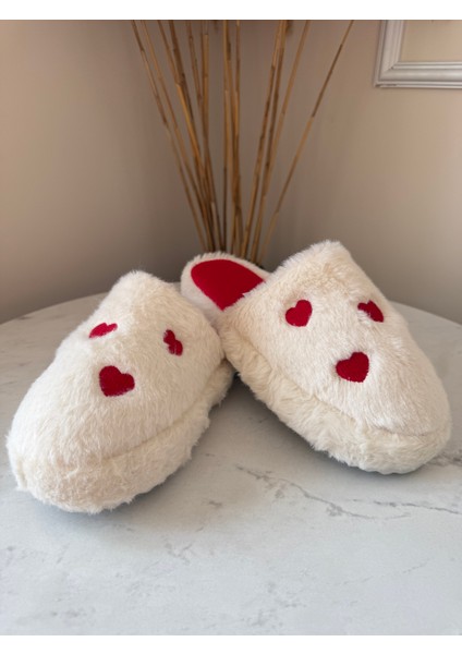 Modern Peluş Ekstra Hafif Kadın Ev Terliği Kalpli fiyatları