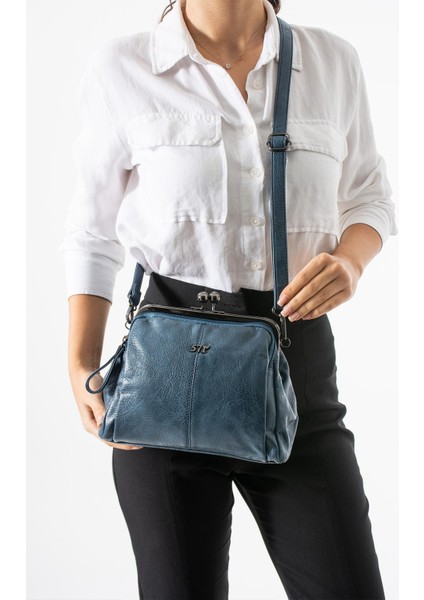 Yıkama Deri Klipsli Fermuarlı 3 Bölmeli Burslu Omuz Çantası Mavi MODEL:(571-13T)