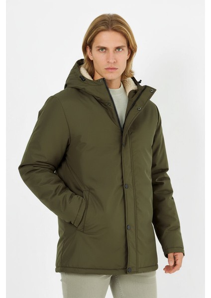 İçi Kürklü Su ve Rüzgar Geçirmez Cepli Kapüşonlu Erkek Mont indirimleri