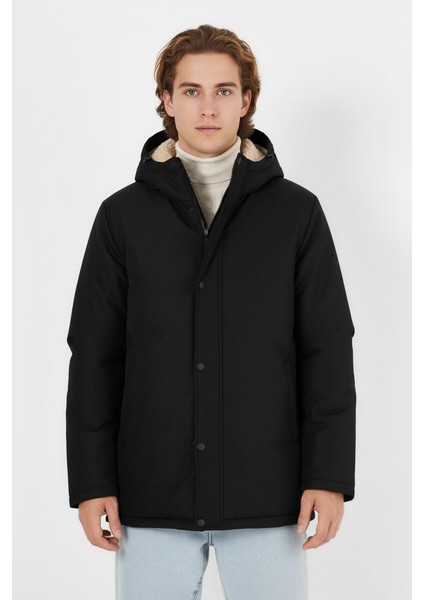 İçi Kürklü Su ve Rüzgar Geçirmez Cepli Kapüşonlu Erkek Mont