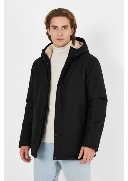 İçi Kürklü Su ve Rüzgar Geçirmez Cepli Kapüşonlu Erkek Mont