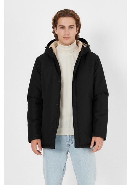 İçi Kürklü Su ve Rüzgar Geçirmez Cepli Kapüşonlu Erkek Mont