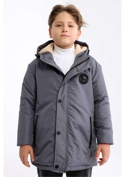 İçi Kürklü Su ve Rüzgar Geçirmez Erkek Çocuk Mont