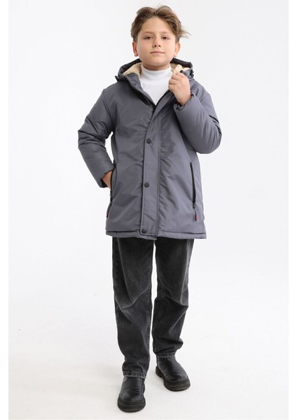 İçi Kürklü Su ve Rüzgar Geçirmez Erkek Çocuk Mont