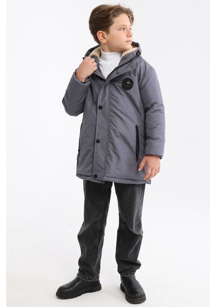 İçi Kürklü Su ve Rüzgar Geçirmez Erkek Çocuk Mont