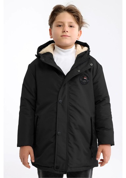 İçi Kürklü Su ve Rüzgar Geçirmez Erkek Çocuk Mont