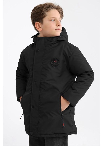 İçi Kürklü Su ve Rüzgar Geçirmez Erkek Çocuk Mont