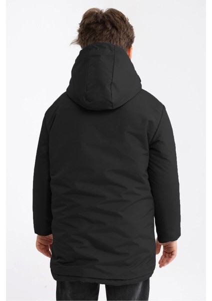 İçi Kürklü Su ve Rüzgar Geçirmez Erkek Çocuk Mont