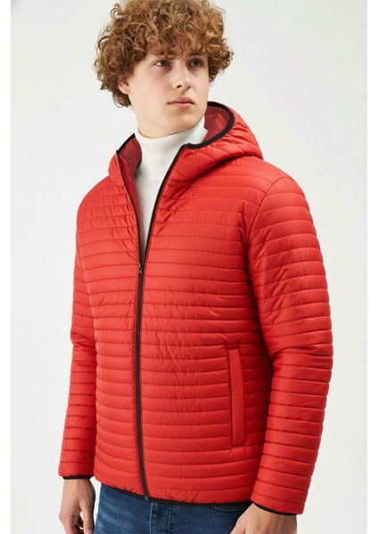 İçi Astarlı Su ve Rüzgar Geçirmez Cepli Kapüşonlu Erkek Mont