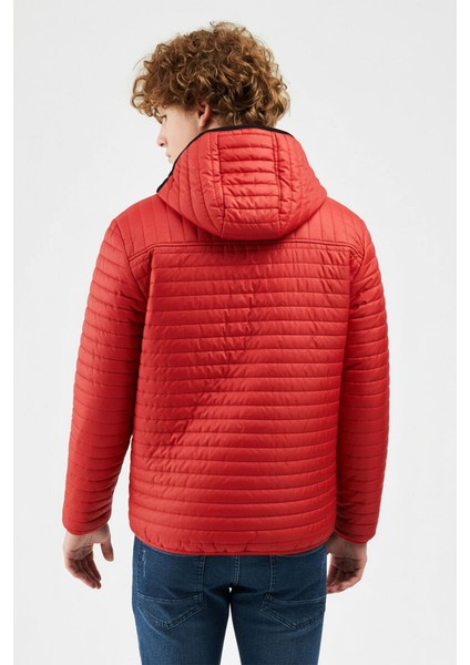 İçi Astarlı Su ve Rüzgar Geçirmez Cepli Kapüşonlu Erkek Mont