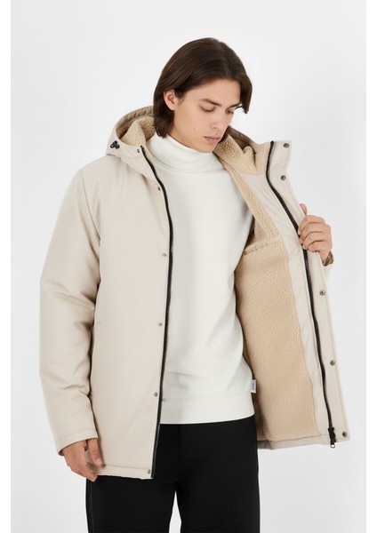 İçi Kürklü Su ve Rüzgar Geçirmez Cepli Kapüşonlu Erkek Mont